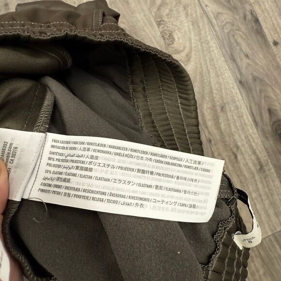 Abercrombie & Fitch faux leather cargo pull on olive green pants - Picture 6 of 6